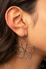 Load image into Gallery viewer, Miss Daisy - Gunmetal (Large)
